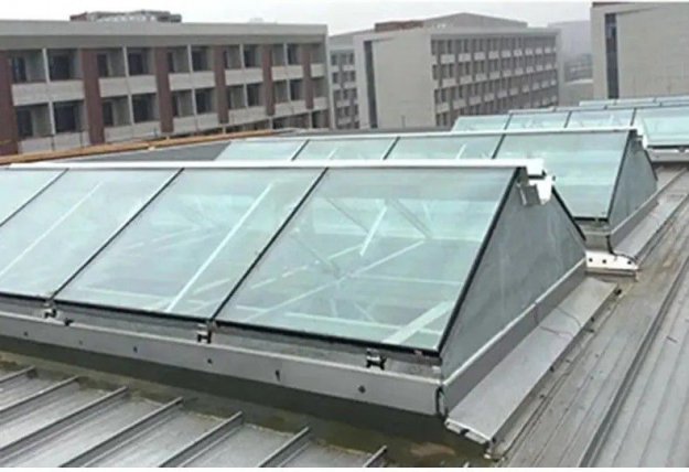 三角型排煙天窗